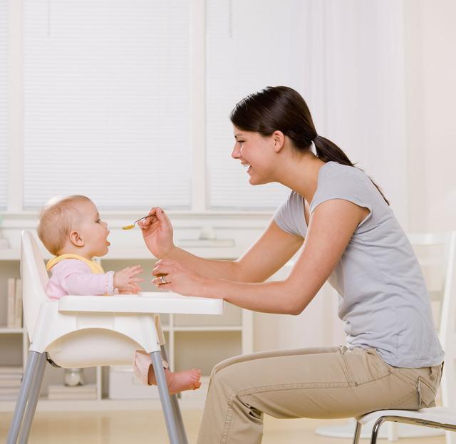Ghế ăn bột giúp tạo thói quen ăn uống khoa học cho bé, vừa giúp bé hứng thú hơn với bữa ăn của mình chon-mua-ghe-an-bot-phu-hop-voi-tung-giai-doan-phat-trien-2.jpg (33 KB)